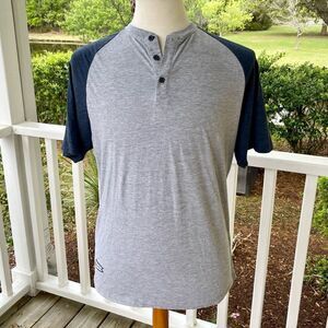 Kennedy Gray Short Sleeve Raglan Shirt. Medium.